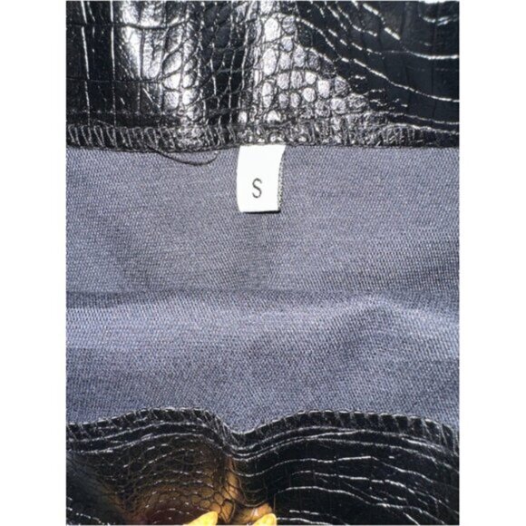 Zara Black Faux Leather Croc Embossed Mini Skirt Size Small - Picture 3 of 4